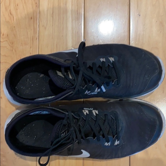 Nike Running Shoes - Picture 3 of 9